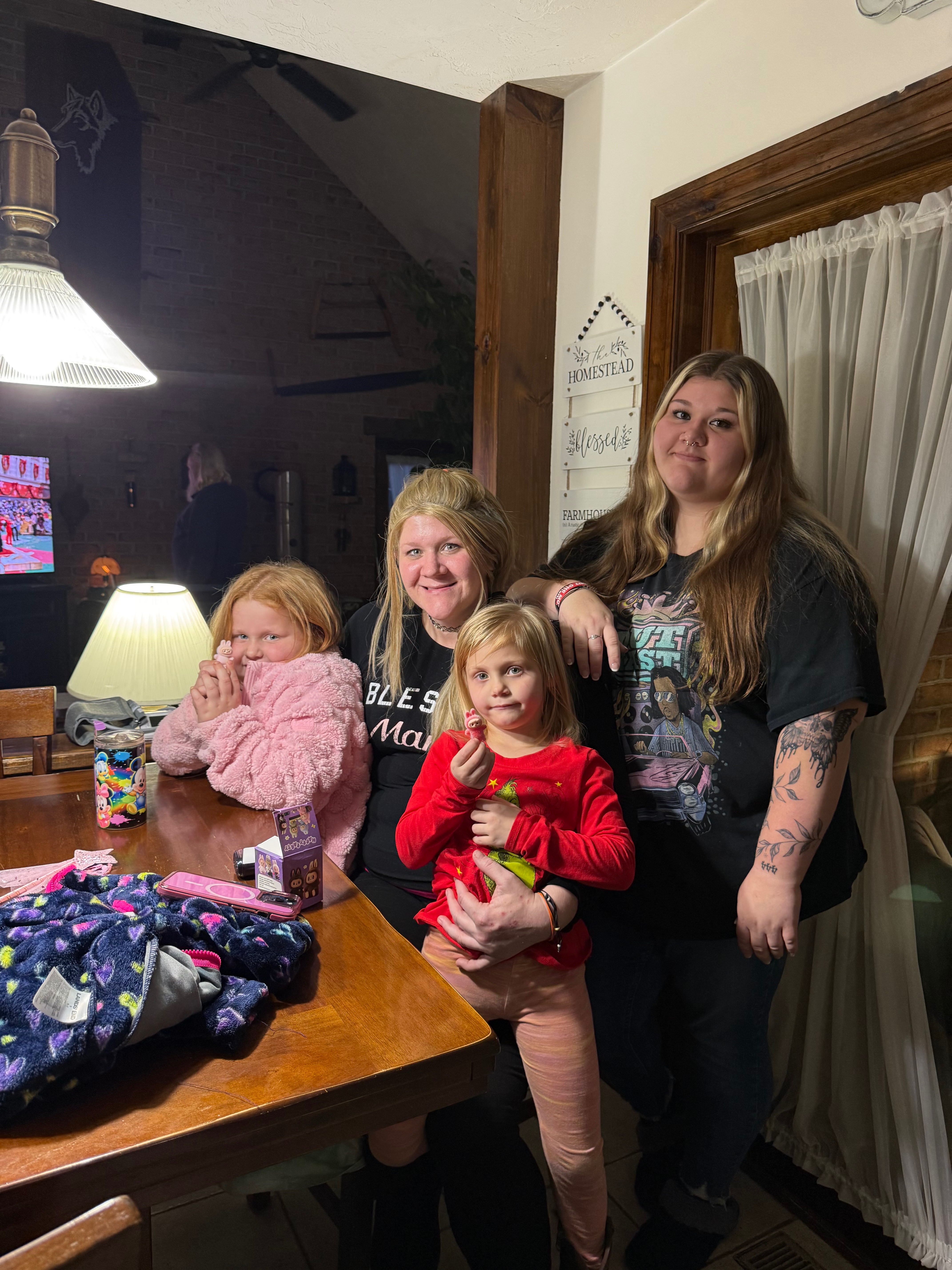 A Fresh Start for Christie and Her Children campaign photo, 4 of 7