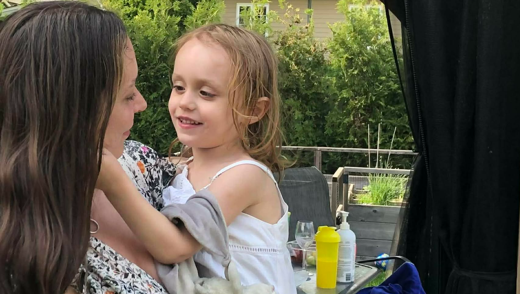 Help Daphné's parents be there for her photo