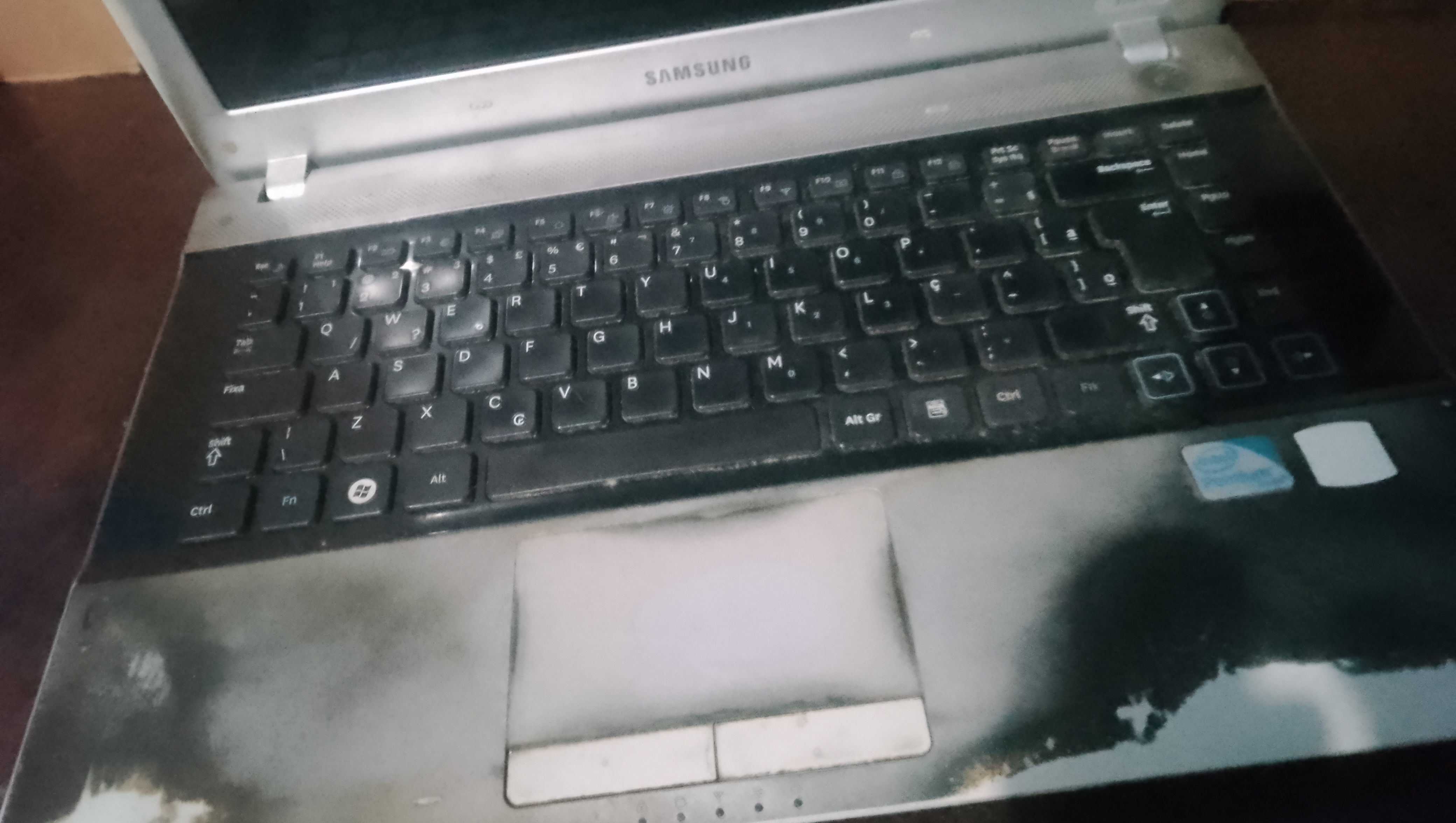 Novo notebook para trabalhar, tenho pais deficientes photo
