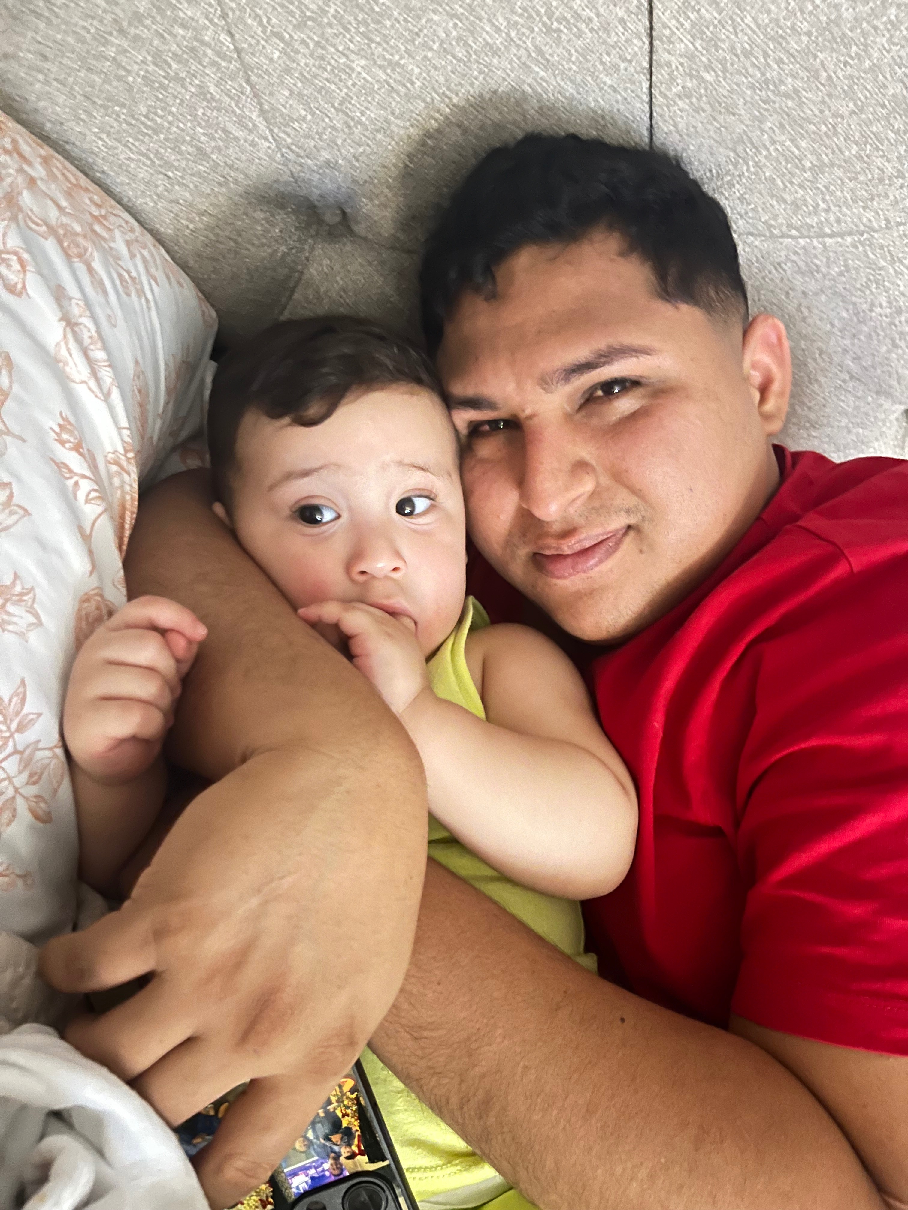 Familia inmigrante mi esposo detenido en ICE discapacitado campaign photo, 4 of 7