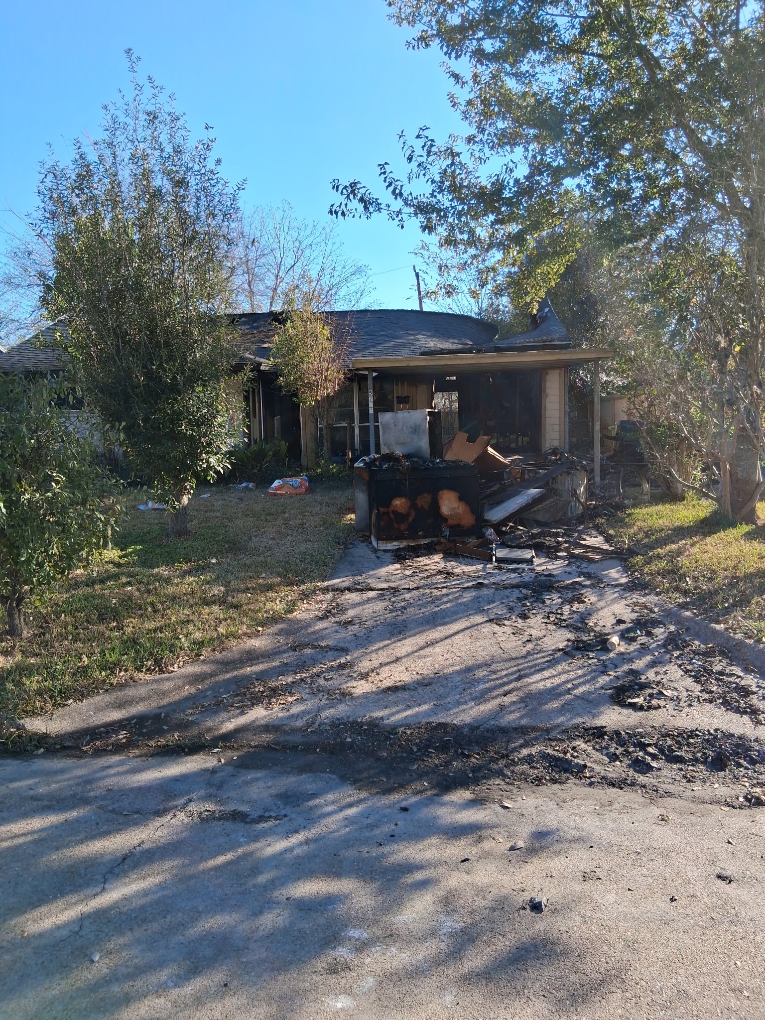 Help Tiata’s Friend Rebuild After the Fire campaign photo, 4 of 5