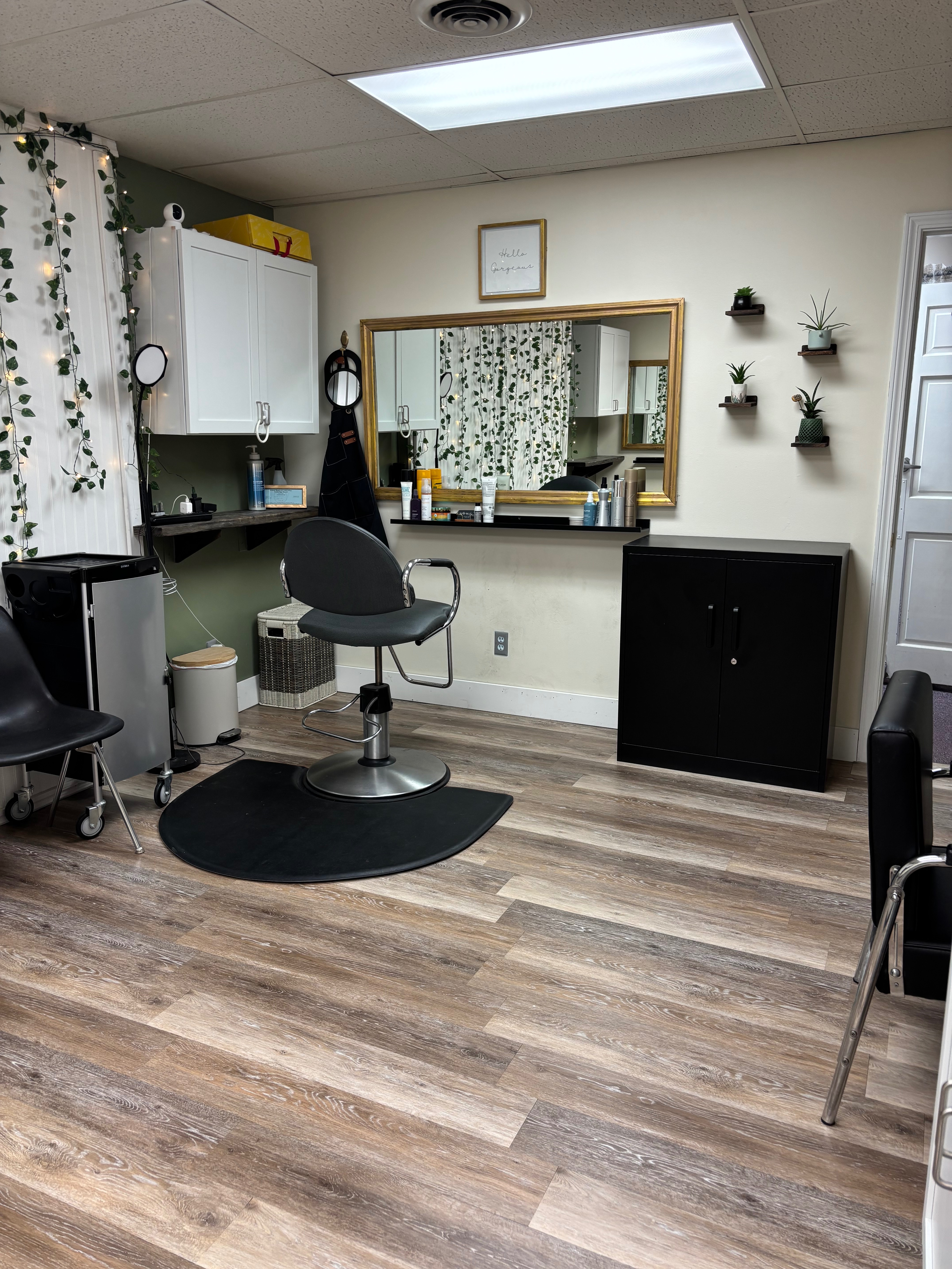 Boost Laura’s Salon After Her Dad’s Passing campaign photo, 5 of 7