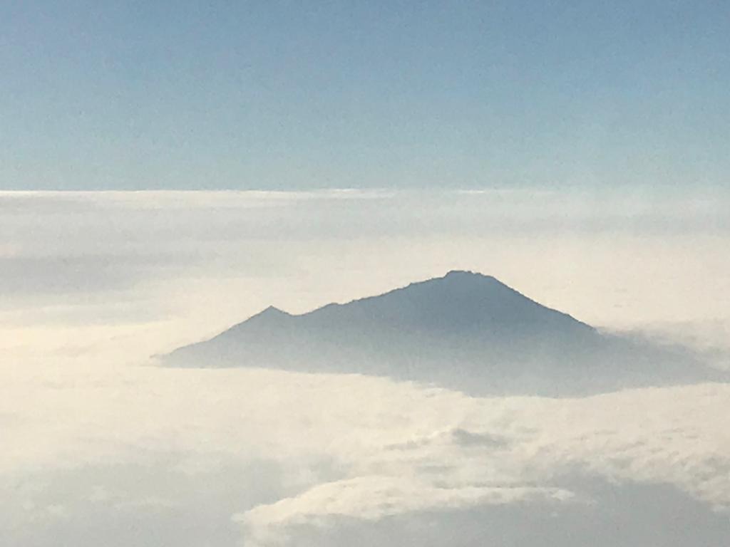 Foto della campagna Climb Kilimanjaro in aid of Wirral St John's Hospice, 4 di 7