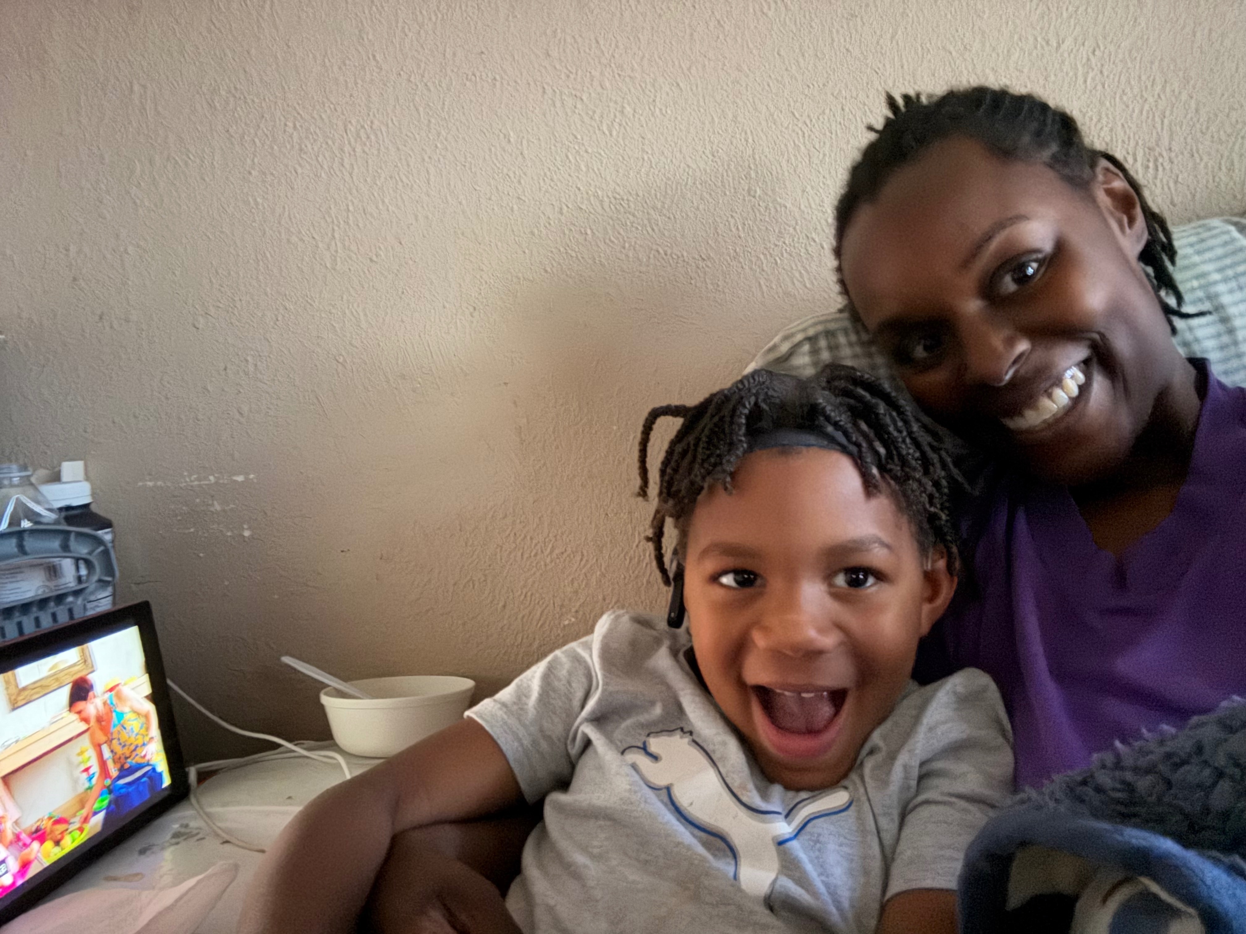 Donate to support a Single Mother Fighting Stage 4 Cancer campaign photo, 2 of 7