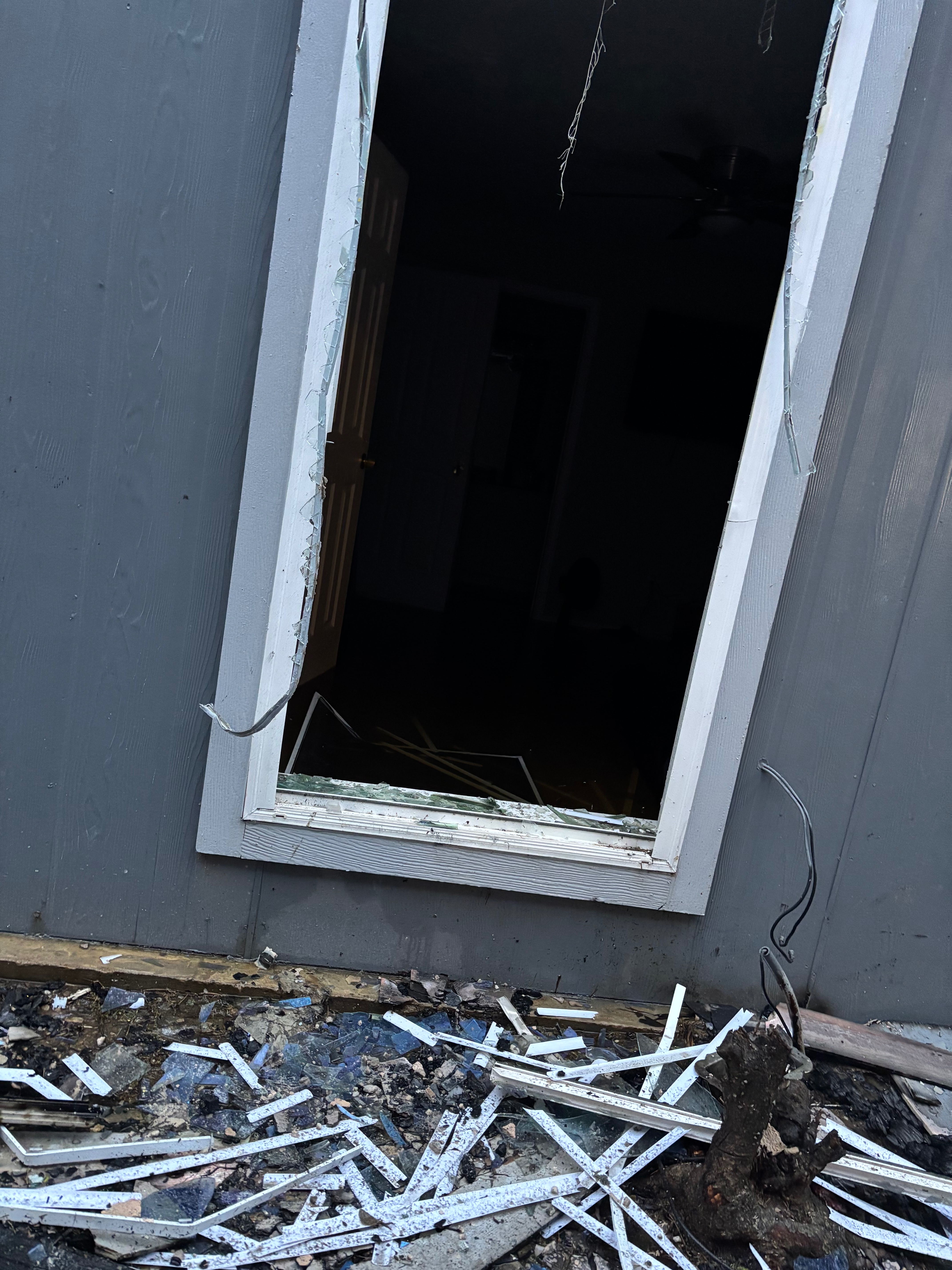 Support for Family of Six After Apartment Fire campaign photo, 4 of 8