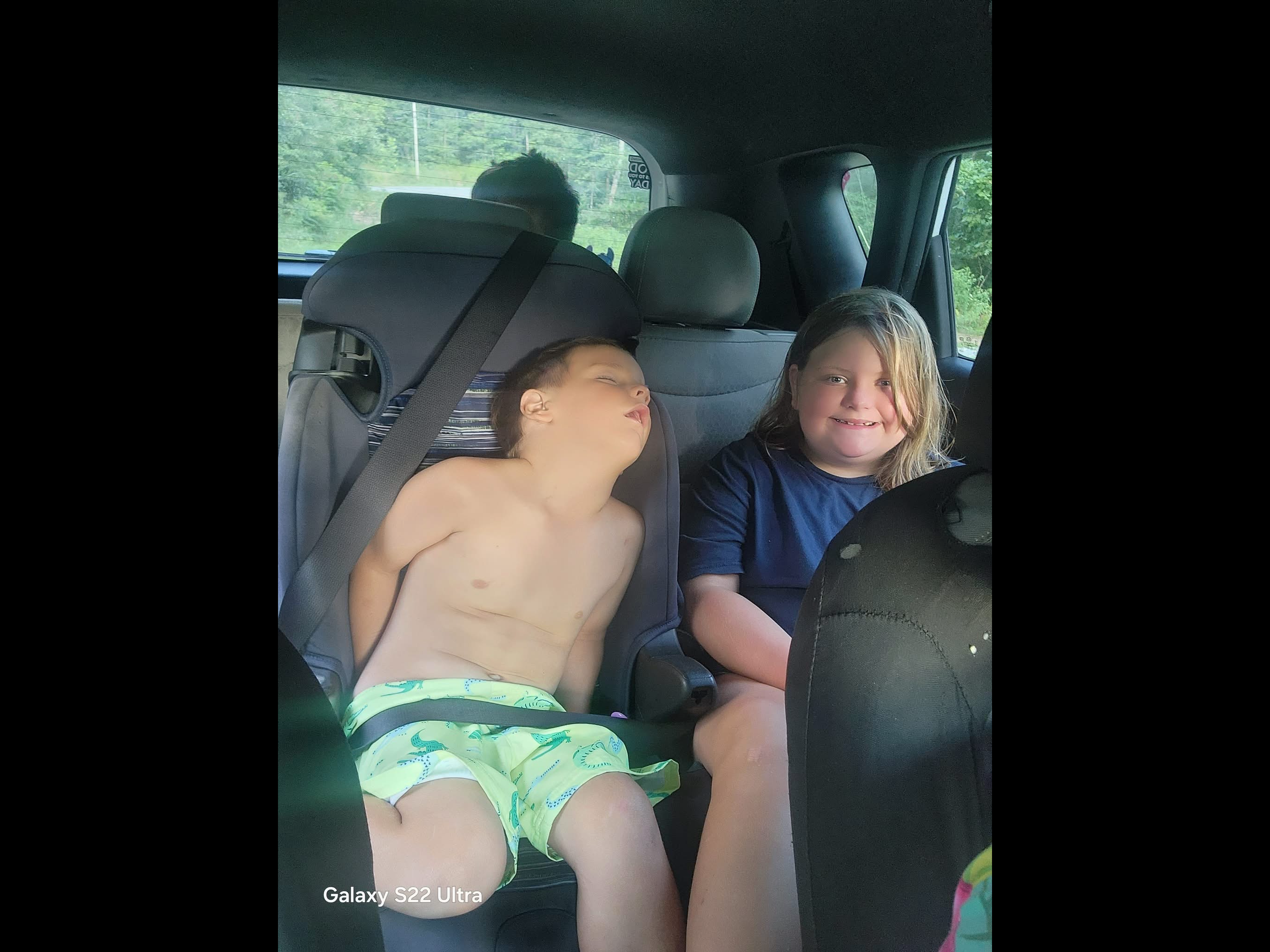 Devastating Fire leaves 3 children homeless.Please help campaign photo, 7 of 8