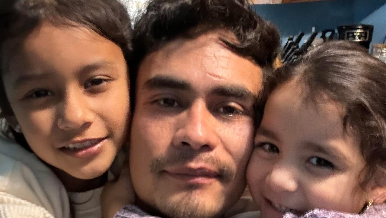 Help bring Eduardo home to his 8-year-old daughter photo