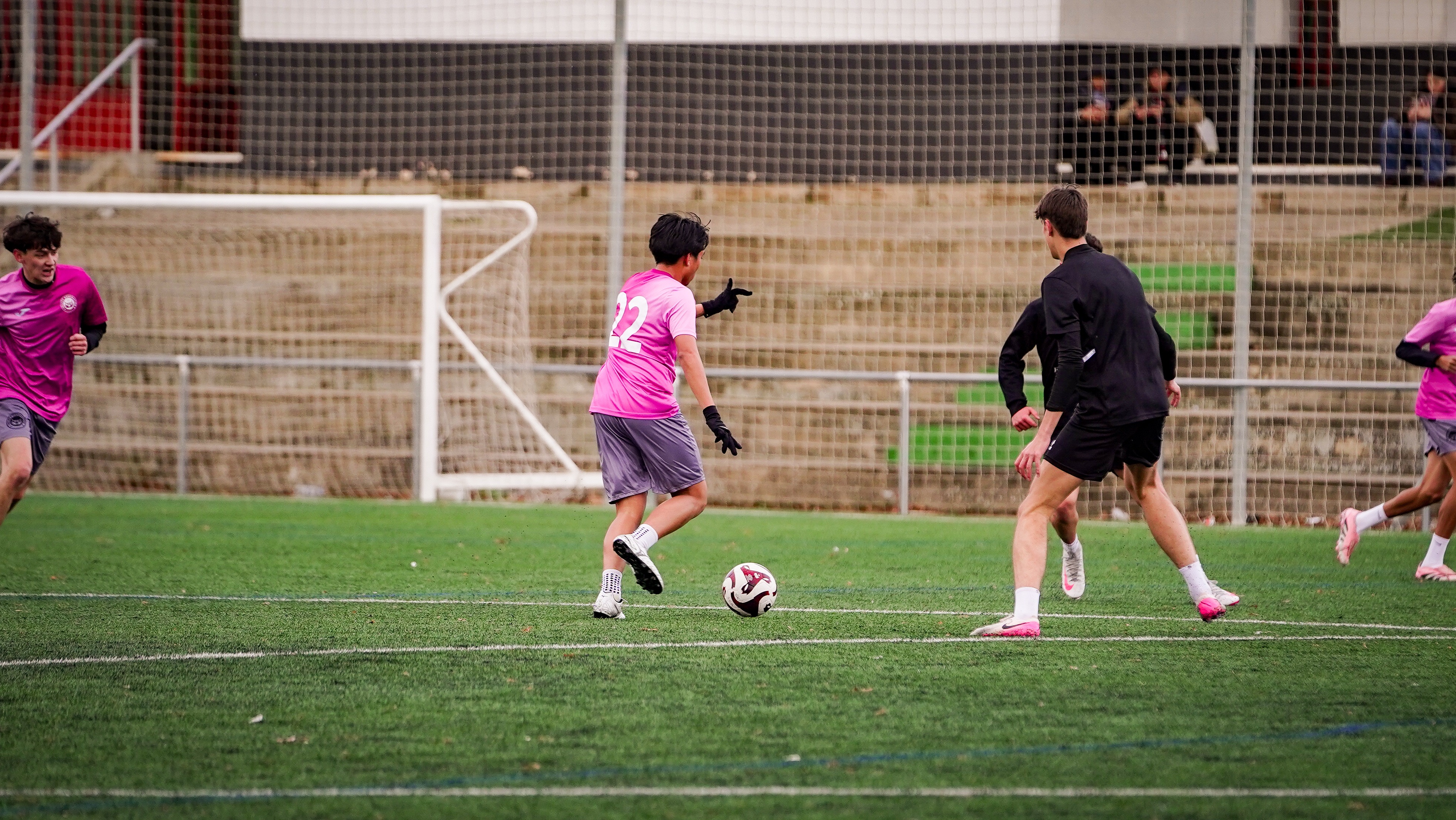 Help Y'Sunhing Pursue his soccer career in the UK campaign photo, 6 of 8