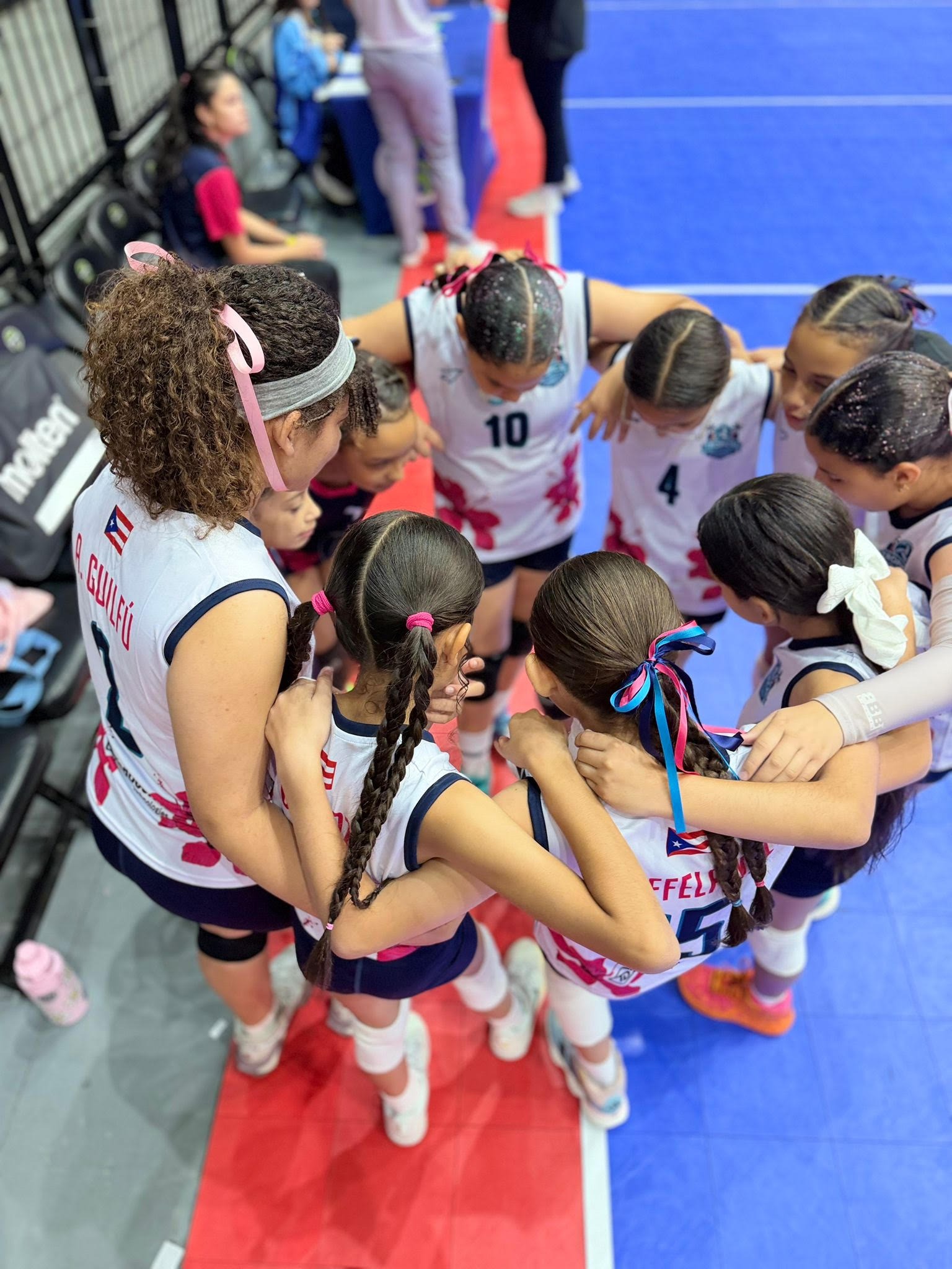 ¡Apoya a nuestras futuras estrellas del volleyball! campaign photo, 2 of 4