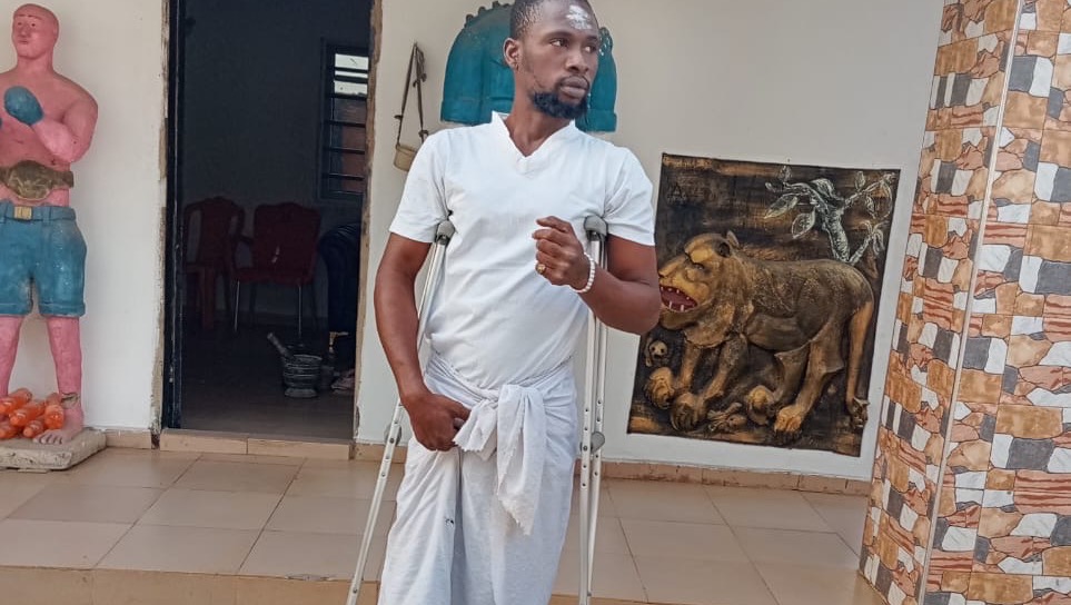 Help My Son Walk Again with a Prosthetic Leg photo