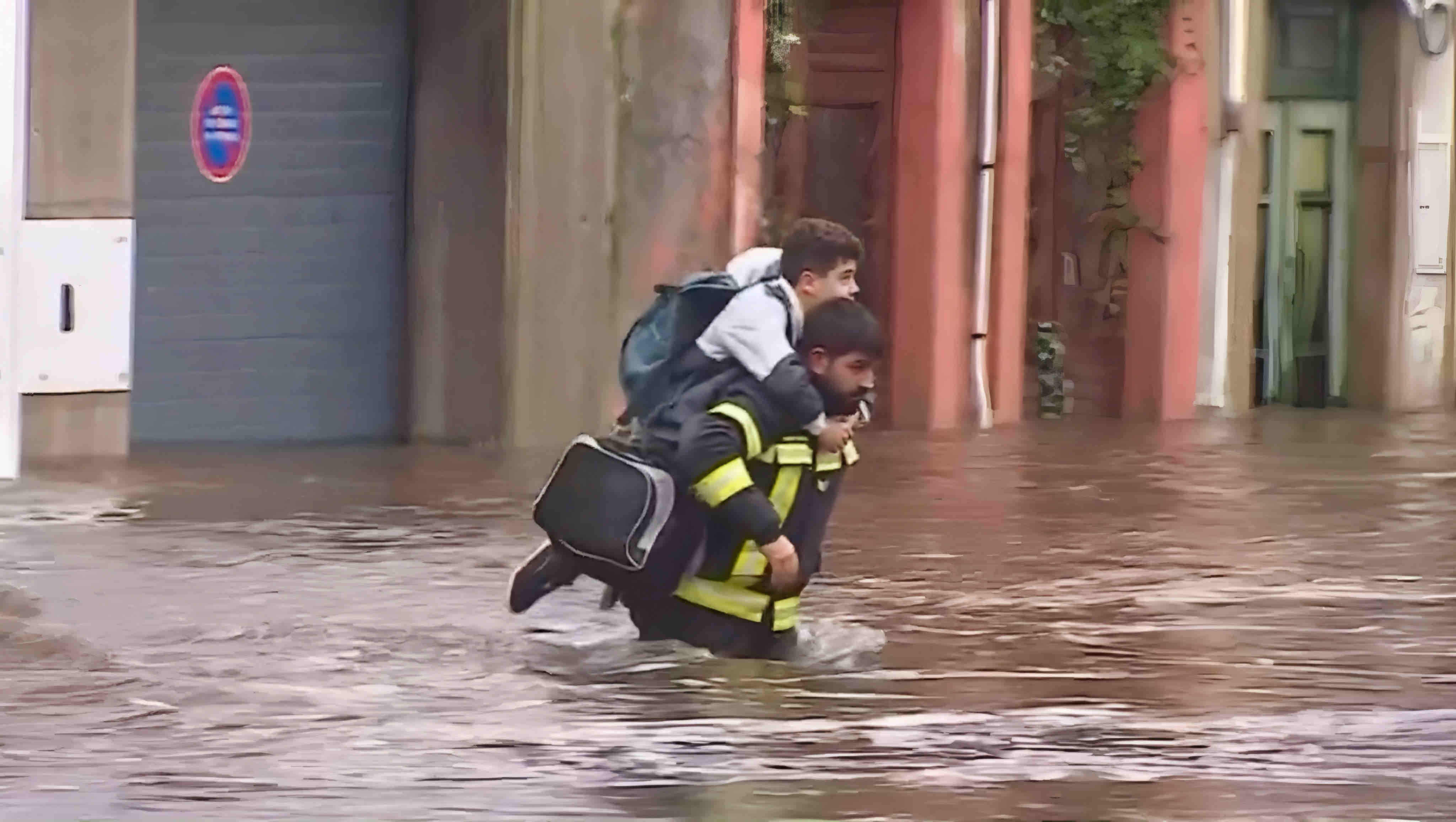 Foto da arrecadação Vamos equipar os bombeiros do distrito de Leiria, 2 de 4