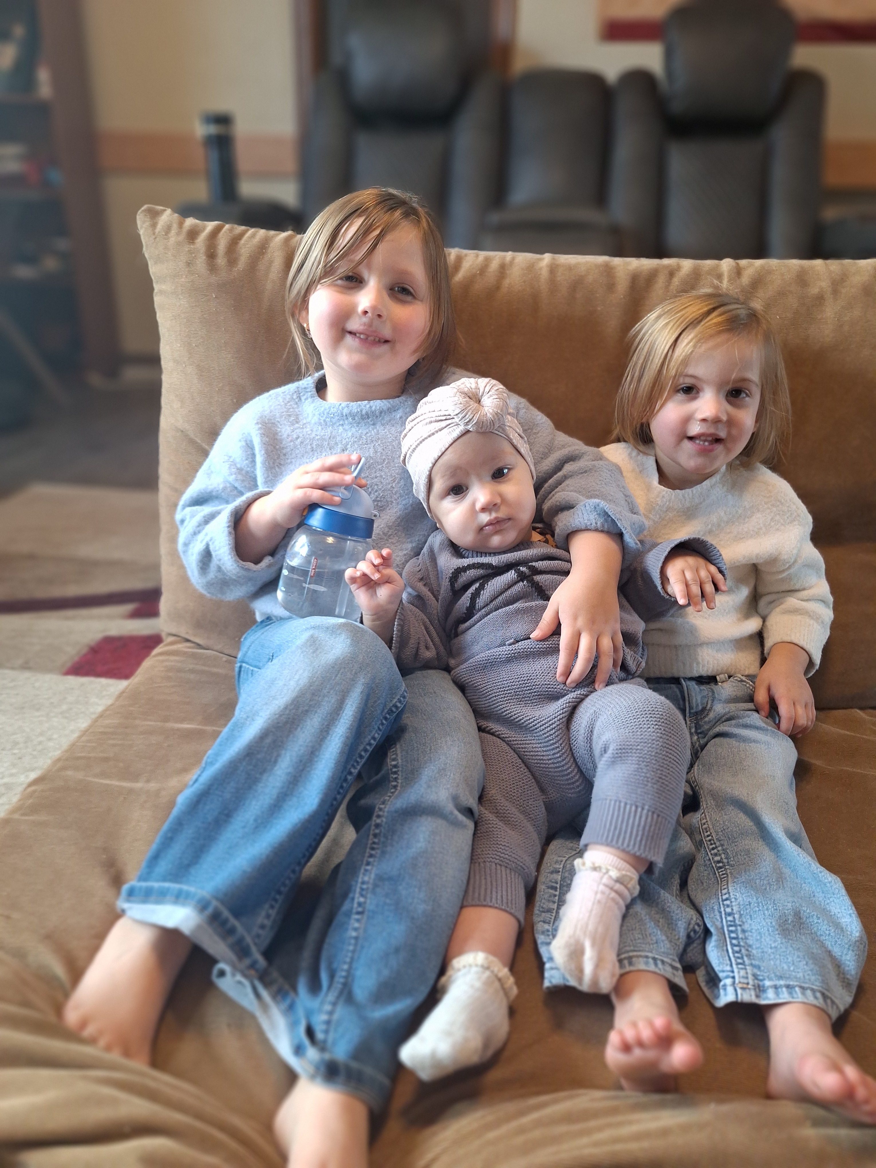 Support for a Selfless Mom and Her Three Girls campaign photo, 2 of 4
