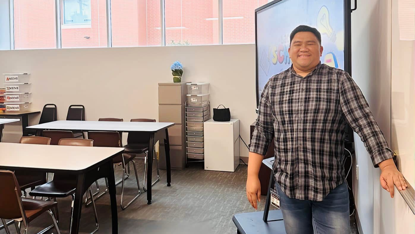 Empower Dale’s Teaching with a MacBook Pro photo