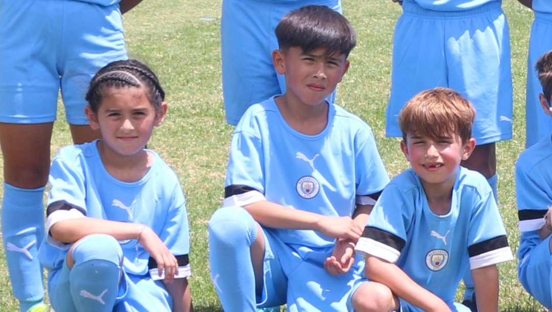 Ayuda para MIA y DYLAN de 7y9 para cumplir el sueño al city photo