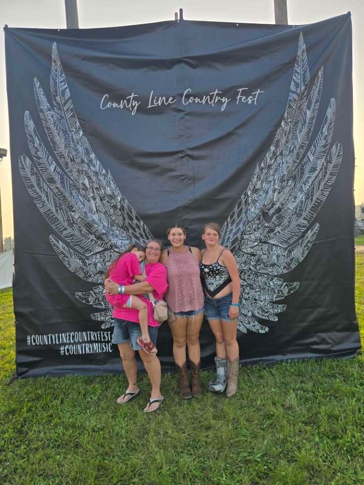 Help Kendra and kids Rebuild After Fire & Accident campaign photo, 7 of 8