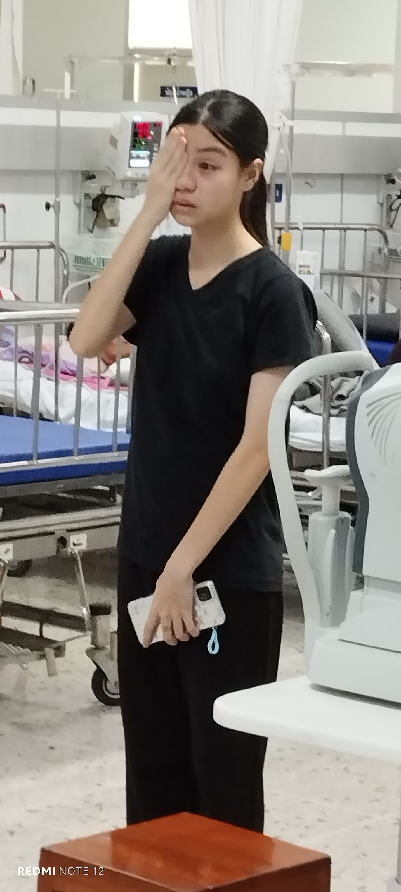 Help Our Refugee Family Cover Urgent Eye Treatment Costs campaign photo, 5 of 7
