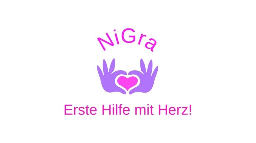 Ein Echter Rettungswagen nur für Kinder zum üben. campaign photo, 6 of 7