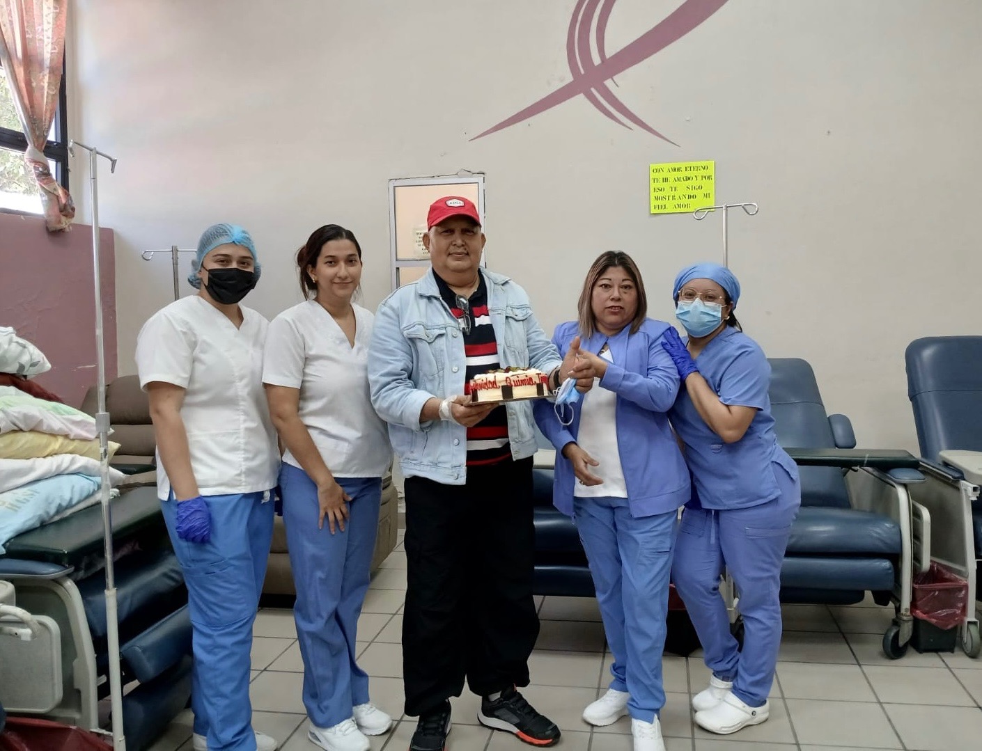 Ayuda a nuestro papá en su lucha contra el cáncer. campaign photo, 5 of 6