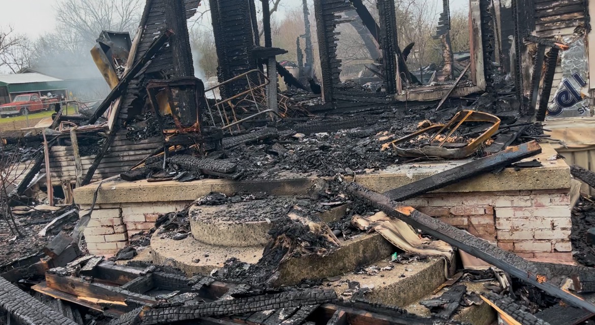 Fundraiser by Mindee Bowen : Help a Single Mom Rebuild After House Fire