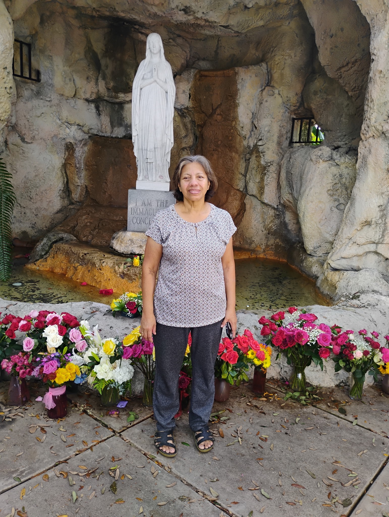 Support for Rosa Adilia Magdaleno's Funeral Expenses campaign photo, 5 of 8