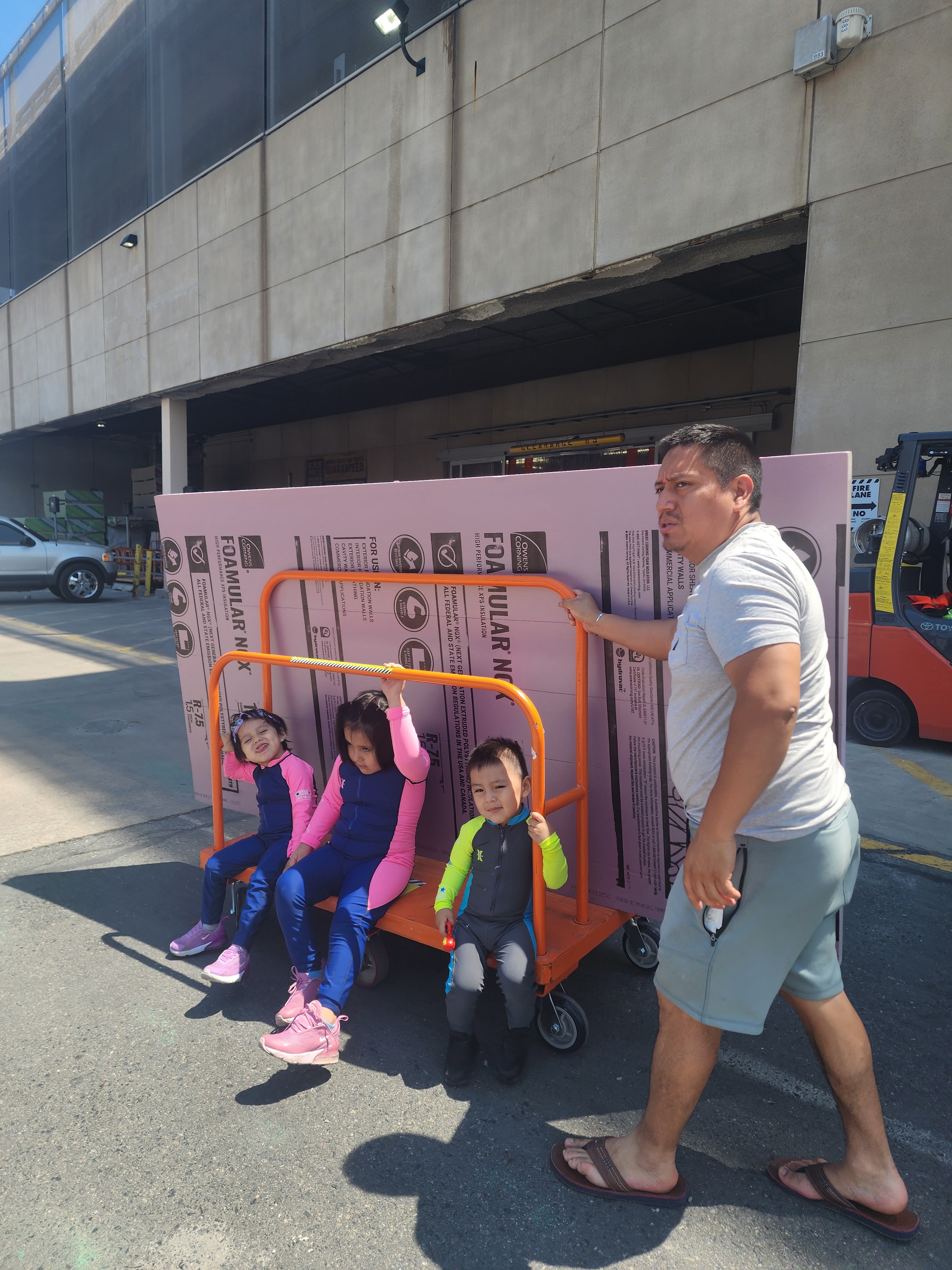 Help please, Cesar y familia estan pasando un camino dificil campaign photo, 5 of 6